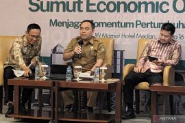 Pemprov Sumut minta  pemkab-pemkot perkuat upaya tingkatkan investasi