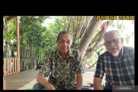 Prof Rustam "sibak" bahasa daerah Banjar Kalsel