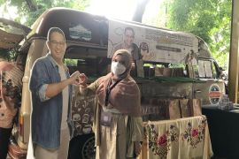 Anies terharu disambut "food truck" ala K-pop dari pendukungnya di Jakarta