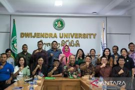 Universitas Dwijendra dan AAI ON kenalkan kemuliaan profesi advokat