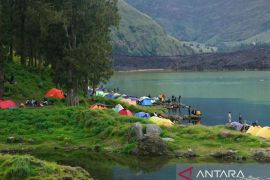 Wisatawan asal Swiss dilaporkan terjatuh di jalur Rinjani