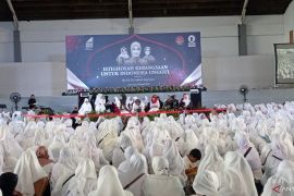 Istri Ganjar ikuti istighasah akbar di Surabaya