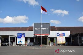 Dugaan korupsi dana hibah, KPK lanjutkan pemeriksaan di Madura