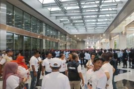 Pendukung Anies-Muhaimin tiba di arena debat cawapres di JCC