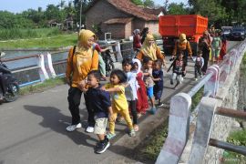 Pemulihan trauma anak korban angin kencang Bondowoso