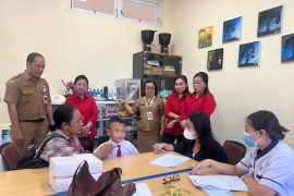 Siswa difabel Denpasar manfaatkan cek kesehatan gratis