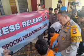 Polrestabes Makassar bekuk dua pelaku begal usai rampas tas isi berlian