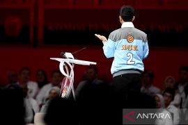 Pesan Gibran lewat pin "One Piece" dan logo klan Uzumaki