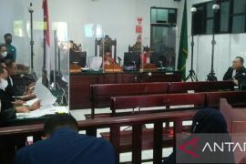 Mantan Bupati Bursel kembali diadili atas  dugaan  pencucian uang
