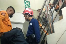 Pekerja bangunan asal Bangkalan meninggal usai tertimpa brankas