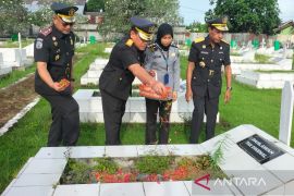 Kakanwil Kemenkumham Papua Barat ziarah ke makam pahlawan