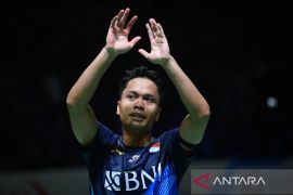 Ginting melaju ke babak semifinal Indonesia Masters 2024 usai menang dua gim langsung atas Ken Yew Loh