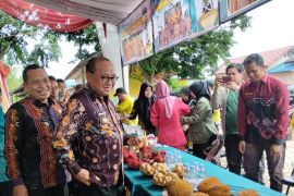 Bupati Tabalong minta PKL di trotoar Pasar Kelua bisa ditertibkan