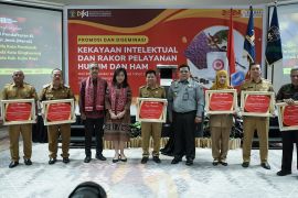 Pemkab Sambas raih penghargaan kemenkumham untuk kekayaan intelektual komunal