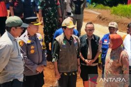 Mensos minta tenda pengungsi untuk korban longsor Cibadak ditambah