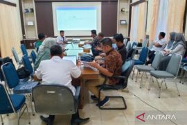 Disperindag Babel beri pendampingan pelaporan data ke pelaku industri melalui SIINas