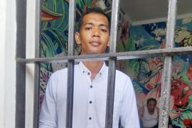 Selundupkan sabu dalam perut, WNA Malaysia divonis 8 tahun penjara
