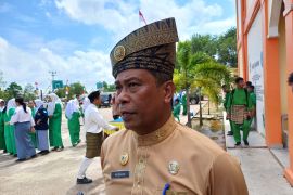 DPMD Dukcapil Kepri catat 800 anak SMA sederajat belum rekam KTP-el