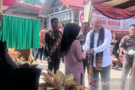 DKP dan Kejati Aceh bagikan ratusan ikan segar untuk atasi stunting