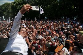Anies ajak pendukung menangi Pilpres lewat 40 rumah