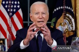 Selip lidah saat konferensi pers, Biden panggil Zelenskyy 'Presiden Putin'