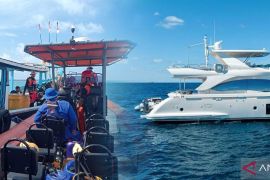 Tim SAR gabungan evakuasi kapal speed boat Simphony One alami mati mesin