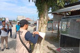 Bawaslu Agam tertibkan APK terpasang tempat terlarang