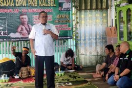 DPW PKB Kalsel berikan pelayanan pengobatan tradisional gratis