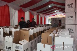 KPU Majalengka targetkan distribusi logistik selesai dalam dua pekan