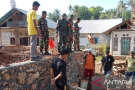 Kodim Ambon bersama warga Leihitu gotong royong bangun masjid di Hitu Messing