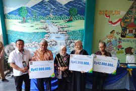 BPJamsostek Juanda serahkan klaim JKM Bunda PAUD