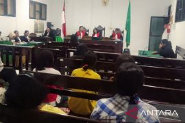 Hakim PN Ambon vonis 5,5 tahun penjara terdakwa pemilik 13 paket  ganja