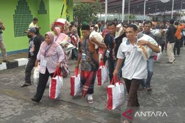 Jokowi: Bantuan pangan beras disalurkan Januari hingga Maret