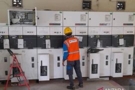 PLN Babel pasang alat manuver penyulang otomatis perkuat keandalan suplai jalur VIP