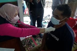 Pemkab Tanah Datar periksa kondisi kesehatan pengungsi Gunung Marapi
