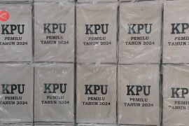 KPU Surakarta terima ribuan surat suara pengganti yang rusak