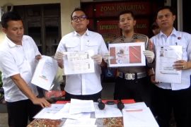 Polisi tangkap penipu 49 jamaah umroh di Malang