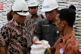 Pj Wali Kota Pontianak tinjau 17.500 ton CBP di Kabupaten Mempawah