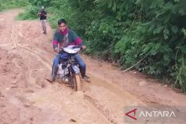 Distribusi logistik pemilu ke daerah terpencil Sumbawa paling telat H-3