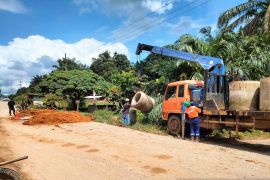 PTPN IV PalmCo Regional 3 perbaiki akses masyarakat rusak akibat hujan lebat