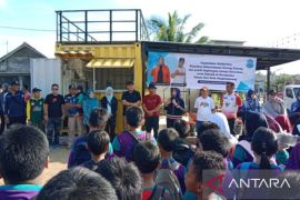 Pj Wali Kota Pangkalpinang gotong royong bersama masyarakat di Kelurahan Opas Indah