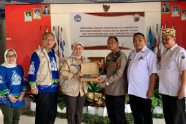 Mahasiswa KKN Unila lakukan sosialisasi UU ITE di Desa Jati Indah