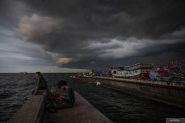 Warga temukan jasad pria mengambang di Pelabuhan  Muara Baru Jakarta Utara