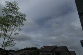 Waspada hujan wilayah Kalsel pada Sabtu siang