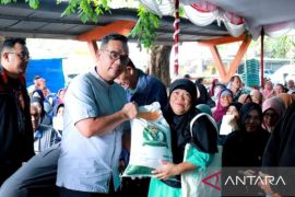 Pemkot Pangkalpinang bersamai pembagian beras cadangan pangan pemerintah pusat tahap pertama