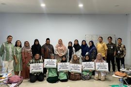 Dompet Dhuafa Waspada serahkan bantuan beasiswa prestasi kepada 6 mahasiswa FKG USU