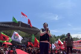 Kampanye di Batam, Mahfud MD sebut siapkan strategi upaya pengentasan kemiskinan di Indonesia