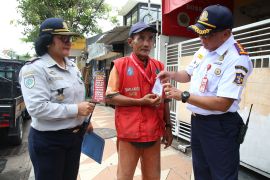 Dishub Surabaya sebut ratusan jukir layani pembayaran nontunai