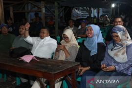 Masyarakat Tapsel antusias saksikan debat terakhir calon presiden