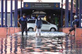 Sidoarjo di kepung banjir, BPBD Jatim terjun bantu langsung